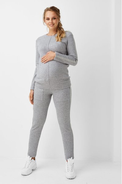 Sport suit for pregnant women 