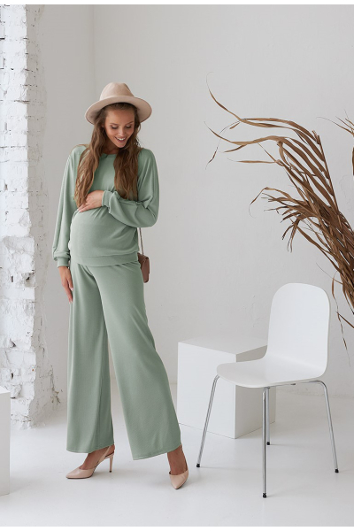 Suit for pregnant women 