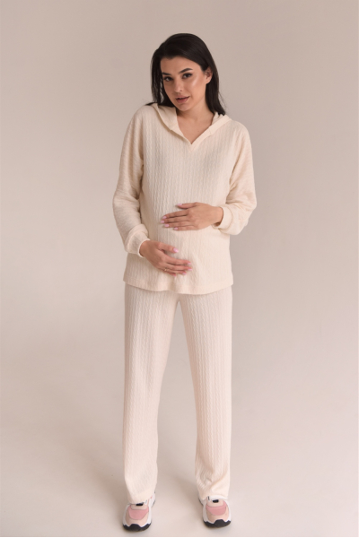 Suit for pregnant women 