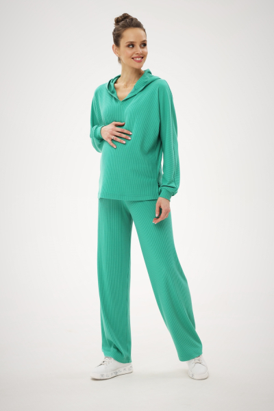 Suit for pregnant women 