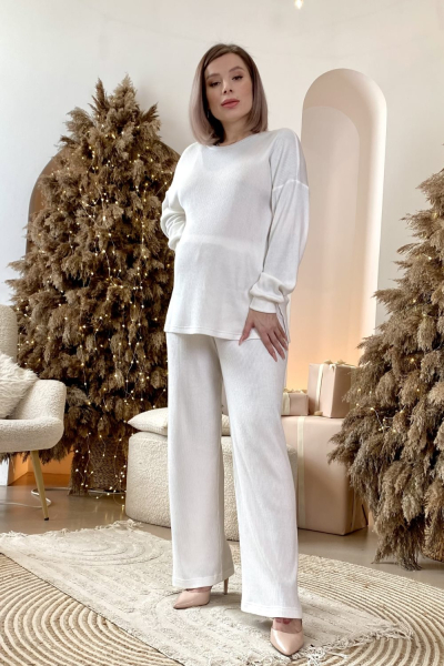 Suit for pregnant women 